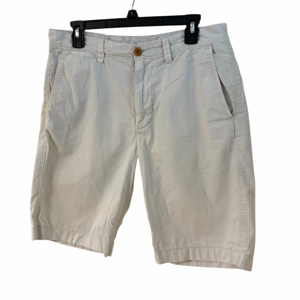 Izod Men's Cream Flat Front Shorts